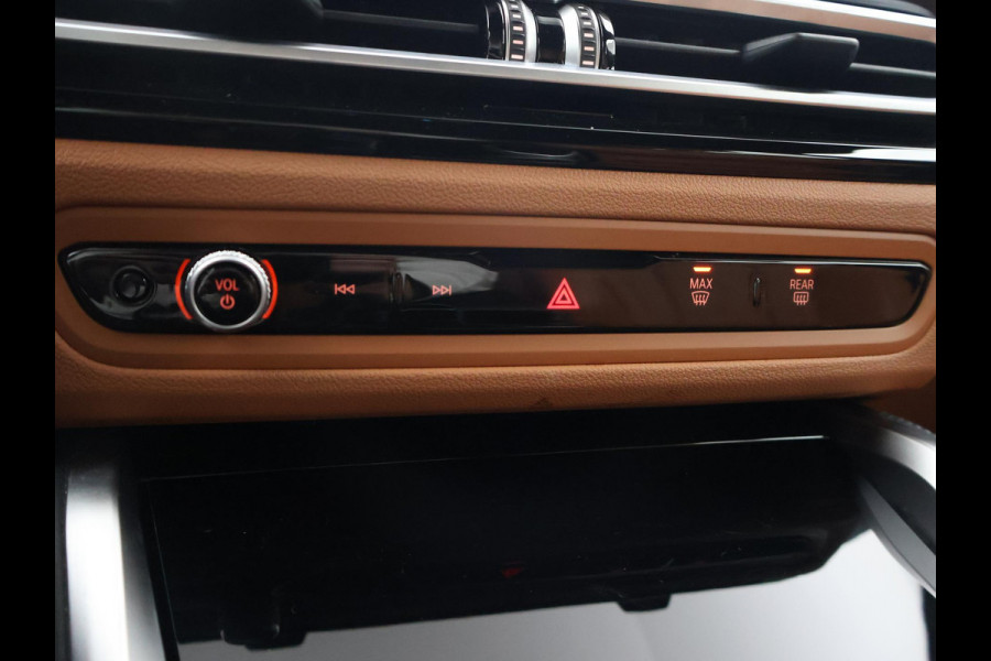 BMW i4 eDrive40 84 kWh M-SPORT + ADAPTIVE CRUISE | SFEERVERLICHTING | LEDER SPORTINTERIEUR