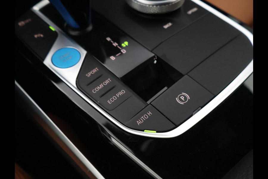 BMW i4 eDrive40 84 kWh M-SPORT + ADAPTIVE CRUISE | SFEERVERLICHTING | LEDER SPORTINTERIEUR