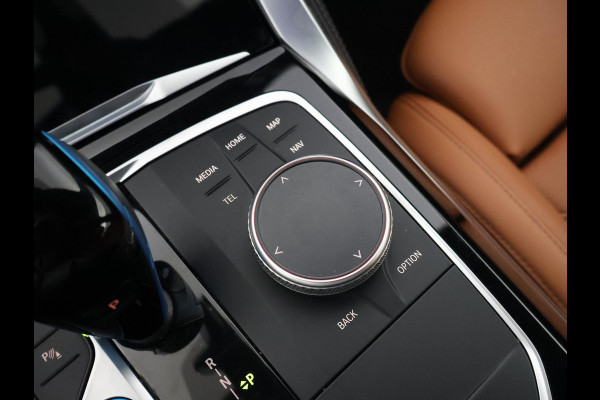 BMW i4 eDrive40 84 kWh M-SPORT + ADAPTIVE CRUISE | SFEERVERLICHTING | LEDER SPORTINTERIEUR