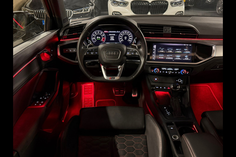 Audi RSQ3 Sportback TFSI |PANO|B&O|MATRIX|KEYLESS|CAMERA|DEALER ONDERHOUDEN|21INCH|NIGHTPAKKET|SFEERVERLICHTING|TREKHAAK|BOMVOL!