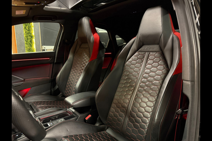 Audi RSQ3 Sportback TFSI |PANO|B&O|MATRIX|KEYLESS|CAMERA|DEALER ONDERHOUDEN|21INCH|NIGHTPAKKET|SFEERVERLICHTING|TREKHAAK|BOMVOL!