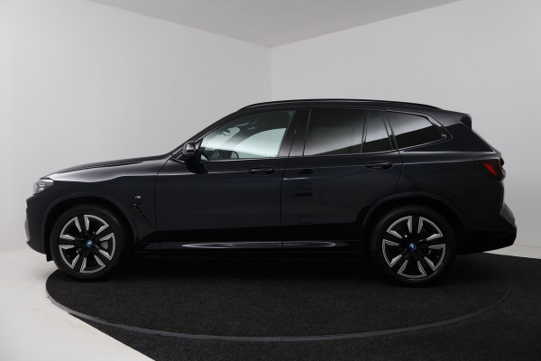 BMW iX3 Executive 80 kWh (TREKHAAK, 98,9% SOH, PANORAMADAK, STOELVERWARMING, SFEERVERLICHTING, CAMERA, 1e EIGENAAR, DEALER ONDERHOUDEN)