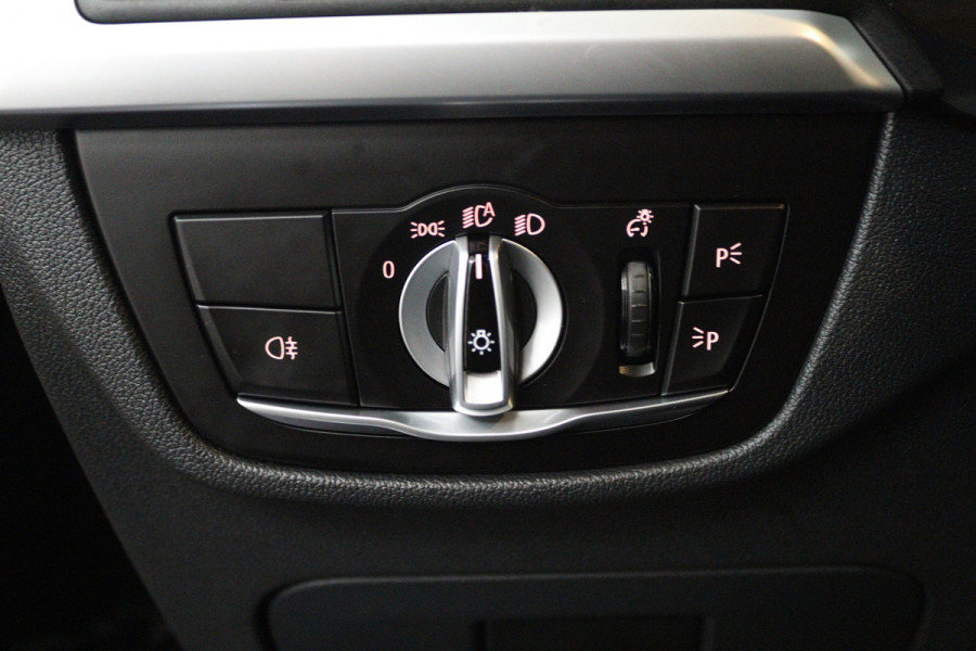 BMW iX3 Executive 80 kWh (TREKHAAK, 98,9% SOH, PANORAMADAK, STOELVERWARMING, SFEERVERLICHTING, CAMERA, 1e EIGENAAR, DEALER ONDERHOUDEN)