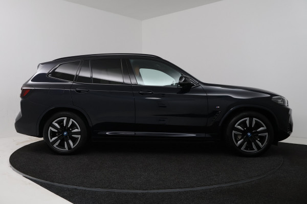 BMW iX3 Executive 80 kWh (TREKHAAK, 98,9% SOH, PANORAMADAK, STOELVERWARMING, SFEERVERLICHTING, CAMERA, 1e EIGENAAR, DEALER ONDERHOUDEN)