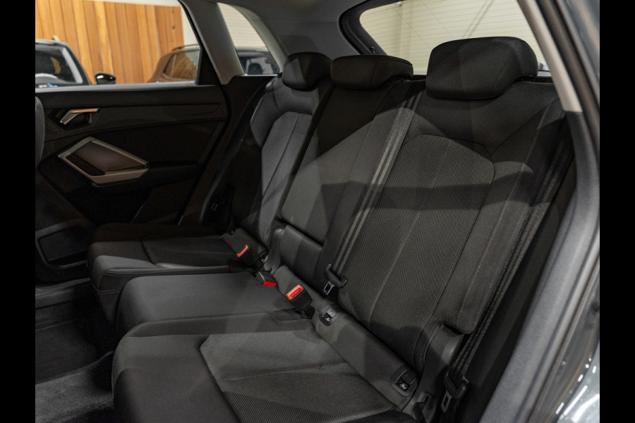 Audi Q3 35 TFSI 150PK S-Tronic, Virtual Cockpit, Apple Carplay, ACC, Clima, Multistuur, PDC, Android Auto, Volledig Onderhouden