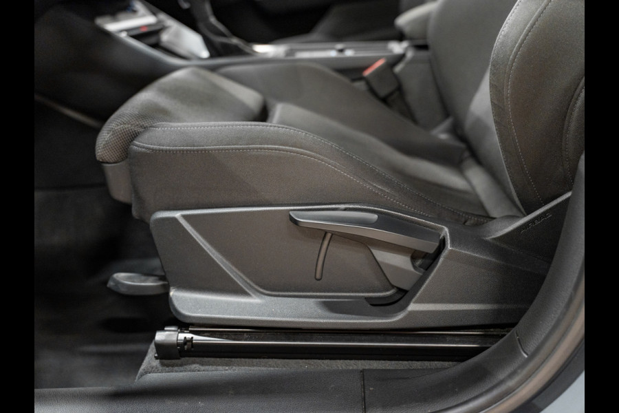 Audi Q3 35 TFSI 150PK S-Tronic, Virtual Cockpit, Apple Carplay, ACC, Clima, Multistuur, PDC, Android Auto, Volledig Onderhouden