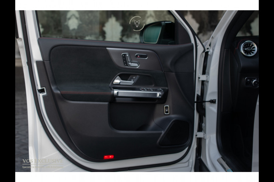 Mercedes-Benz EQB 300 4MATIC AMG 67 kWh 7-persoons|Night|Keyless|SOH 97,9%|Verw-stln|Cruise|360°|Panorama|HUD|Sfeer|Nieuwprijs €74.626