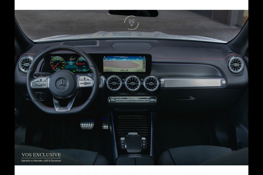 Mercedes-Benz EQB 300 4MATIC AMG 67 kWh 7-persoons|Night|Keyless|SOH 97,9%|Verw-stln|Cruise|360°|Panorama|HUD|Sfeer|Nieuwprijs €74.626