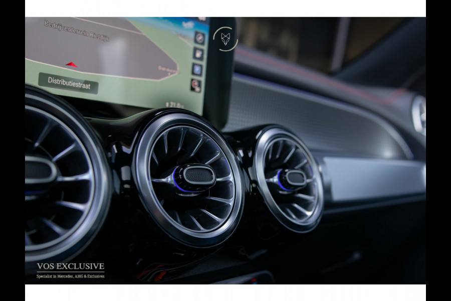 Mercedes-Benz EQB 300 4MATIC AMG 67 kWh 7-persoons|Night|Keyless|SOH 97,9%|Verw-stln|Cruise|360°|Panorama|HUD|Sfeer|Nieuwprijs €74.626