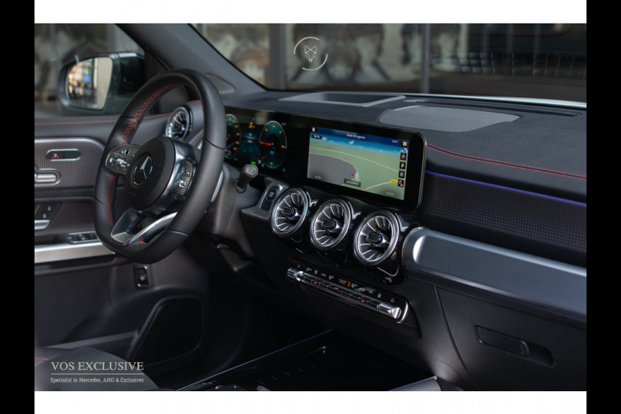 Mercedes-Benz EQB 300 4MATIC AMG 67 kWh 7-persoons|Night|Keyless|SOH 97,9%|Verw-stln|Cruise|360°|Panorama|HUD|Sfeer|Nieuwprijs €74.626