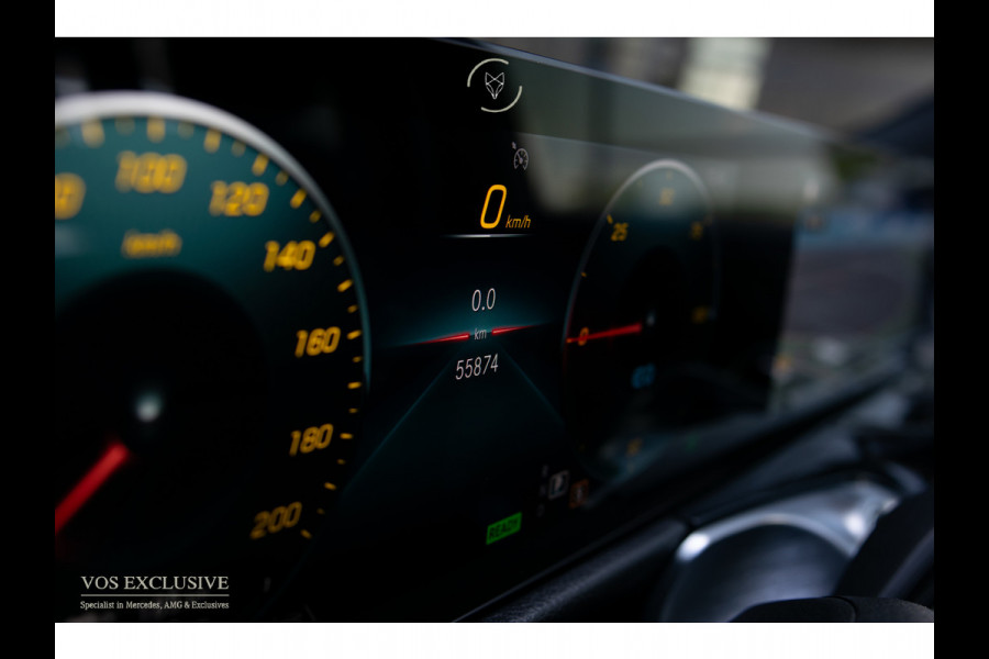 Mercedes-Benz EQB 300 4MATIC AMG 67 kWh 7-persoons|Night|Keyless|SOH 97,9%|Verw-stln|Cruise|360°|Panorama|HUD|Sfeer|Nieuwprijs €74.626
