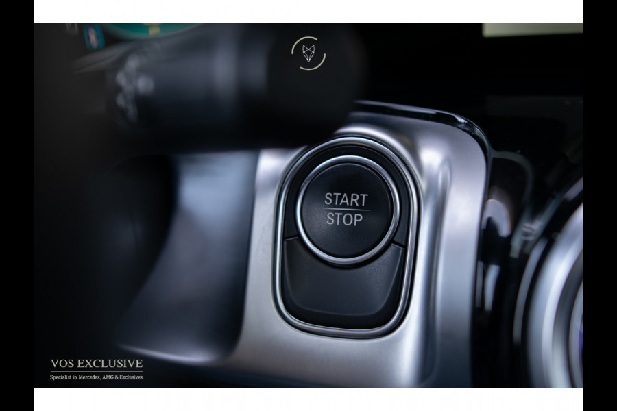 Mercedes-Benz EQB 300 4MATIC AMG 67 kWh 7-persoons|Night|Keyless|SOH 97,9%|Verw-stln|Cruise|360°|Panorama|HUD|Sfeer|Nieuwprijs €74.626