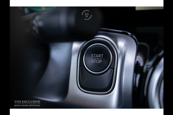 Mercedes-Benz EQB 300 4MATIC AMG 67 kWh 7-persoons|Night|Keyless|SOH 97,9%|Verw-stln|Cruise|360°|Panorama|HUD|Sfeer|Nieuwprijs €74.626