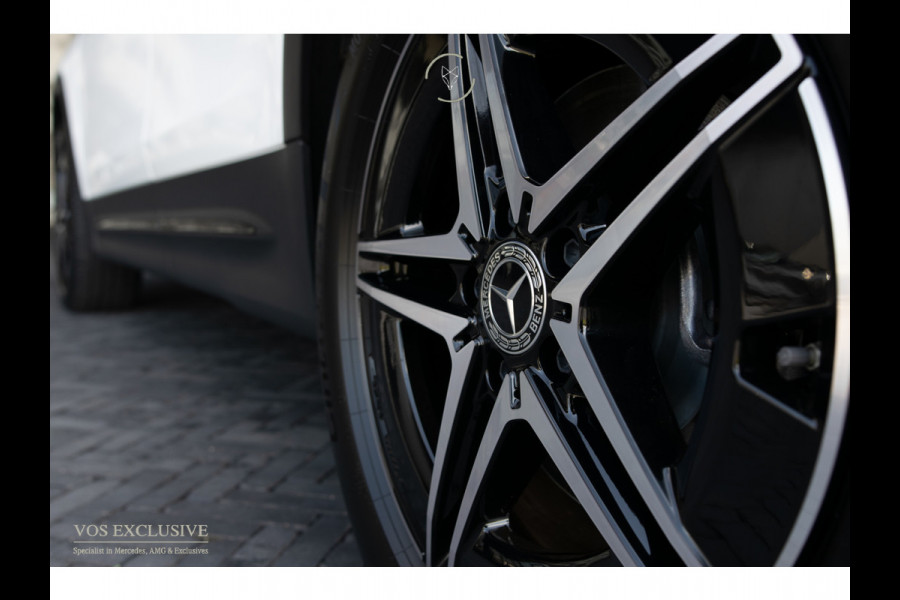 Mercedes-Benz EQB 300 4MATIC AMG 67 kWh 7-persoons|Night|Keyless|SOH 97,9%|Verw-stln|Cruise|360°|Panorama|HUD|Sfeer|Nieuwprijs €74.626