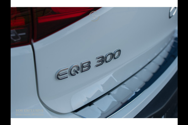 Mercedes-Benz EQB 300 4MATIC AMG 67 kWh 7-persoons|Night|Keyless|SOH 97,9%|Verw-stln|Cruise|360°|Panorama|HUD|Sfeer|Nieuwprijs €74.626