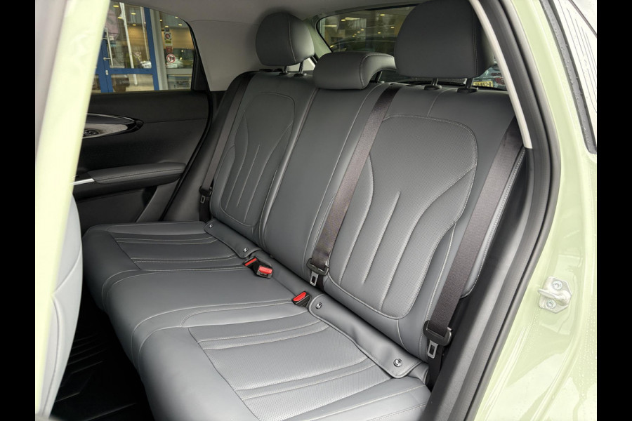 GEELY E2 Max 47 kWh 115 PK | Pre-order nu ! | 345 Km actieradius | Verwarmbare voorstoelen en stuurwiel | Achteruitrijcamera en parkeersensoren achter | 8,8" digitaal instrumentenpaneel en 14,6" multimediascherm met Flyme Auto