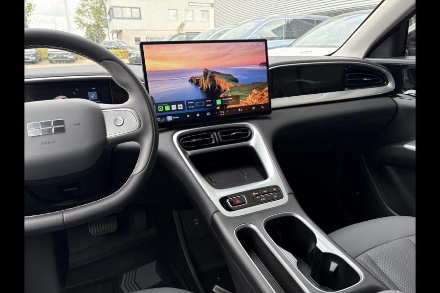 GEELY E2 Max 47 kWh 115 PK | Pre-order nu ! | 345 Km actieradius | Verwarmbare voorstoelen en stuurwiel | Achteruitrijcamera en parkeersensoren achter | 8,8" digitaal instrumentenpaneel en 14,6" multimediascherm met Flyme Auto