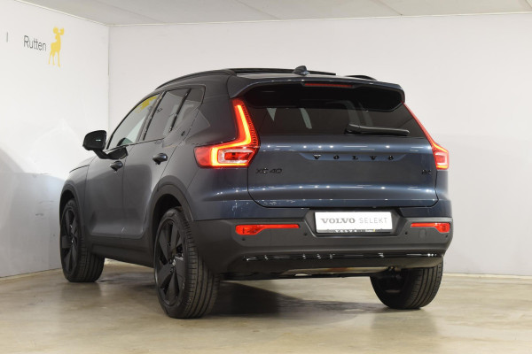Volvo XC40 B4 211PK Plus Black Edition / Adaptive Cruise control / 360 Camera / Extra getint glas / 20'' velgen / Harman Kardon / Elektrisch verstelbare stoelen met geheugen / Stoel- en stuurverwarming / Elektrisch panorama schuifdak / Trekhaak elektrisch uitklapbaar