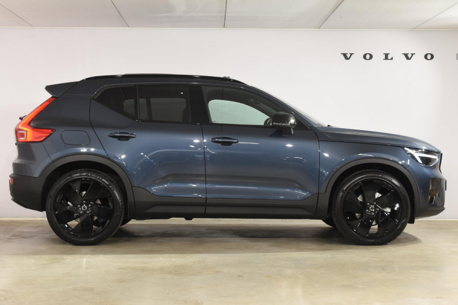 Volvo XC40 B4 211PK Plus Black Edition / Adaptive Cruise control / 360 Camera / Extra getint glas / 20'' velgen / Harman Kardon / Elektrisch verstelbare stoelen met geheugen / Stoel- en stuurverwarming / Elektrisch panorama schuifdak / Trekhaak elektrisch uitklapbaar