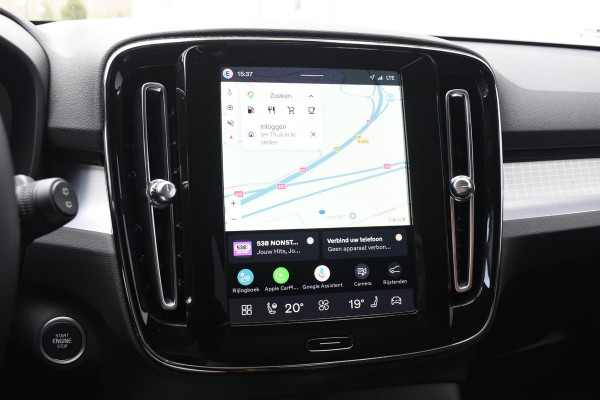 Volvo XC40 B4 211PK Plus Black Edition / Adaptive Cruise control / 360 Camera / Extra getint glas / 20'' velgen / Harman Kardon / Elektrisch verstelbare stoelen met geheugen / Stoel- en stuurverwarming / Elektrisch panorama schuifdak / Trekhaak elektrisch uitklapbaar