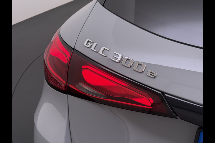 Mercedes-Benz GLC 300 e 4MATIC AMG line | Pano Burmester Trekhaak Ventilatie Memory