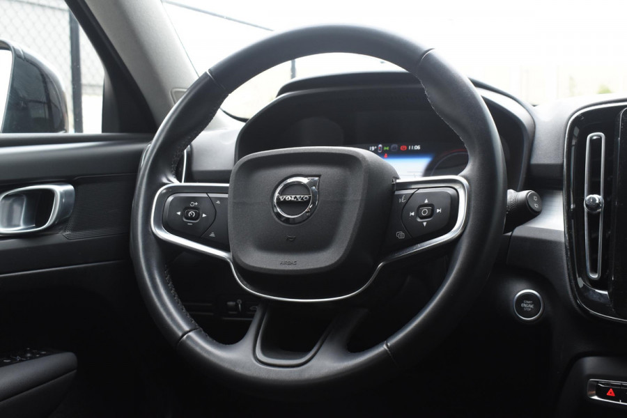 Volvo XC40 T5 262PK Recharge Inscription Expression / Adaptive Cruise Control / Stuur- & Stoelverwarming / Elektrische achterklep / Achteruitrijcamera / Trekhaak elektrisch uitklapbaar / Dodehoeksensor / 19"velgen / Parkeersensoren V+A