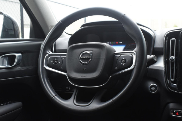 Volvo XC40 T5 262PK Recharge Inscription Expression / Adaptive Cruise Control / Stuur- & Stoelverwarming / Elektrische achterklep / Achteruitrijcamera / Trekhaak elektrisch uitklapbaar / Dodehoeksensor / 19"velgen / Parkeersensoren V+A