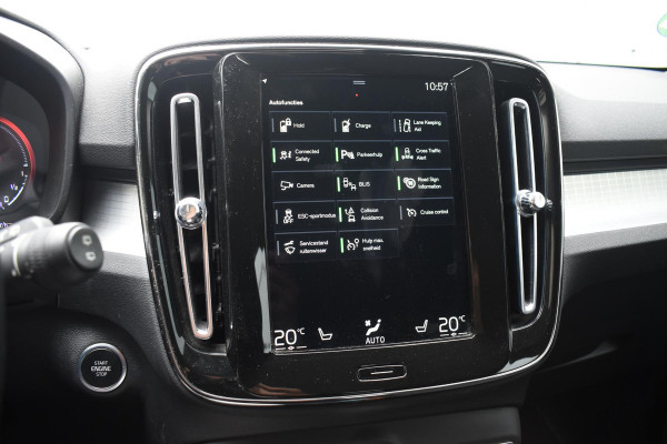 Volvo XC40 T5 262PK Recharge Inscription Expression / Adaptive Cruise Control / Stuur- & Stoelverwarming / Elektrische achterklep / Achteruitrijcamera / Trekhaak elektrisch uitklapbaar / Dodehoeksensor / 19"velgen / Parkeersensoren V+A