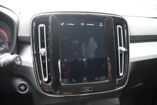 Volvo XC40 T5 262PK Recharge Inscription Expression / Adaptive Cruise Control / Stuur- & Stoelverwarming / Elektrische achterklep / Achteruitrijcamera / Trekhaak elektrisch uitklapbaar / Dodehoeksensor / 19"velgen / Parkeersensoren V+A