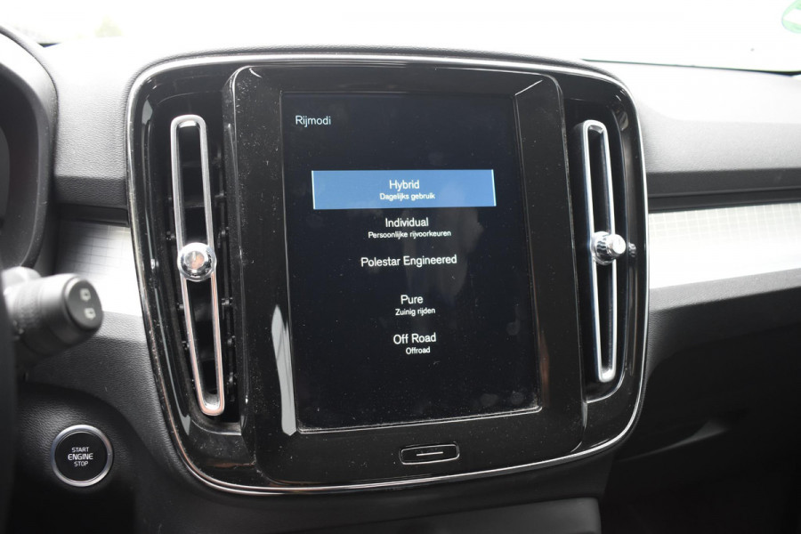 Volvo XC40 T5 262PK Recharge Inscription Expression / Adaptive Cruise Control / Stuur- & Stoelverwarming / Elektrische achterklep / Achteruitrijcamera / Trekhaak elektrisch uitklapbaar / Dodehoeksensor / 19"velgen / Parkeersensoren V+A