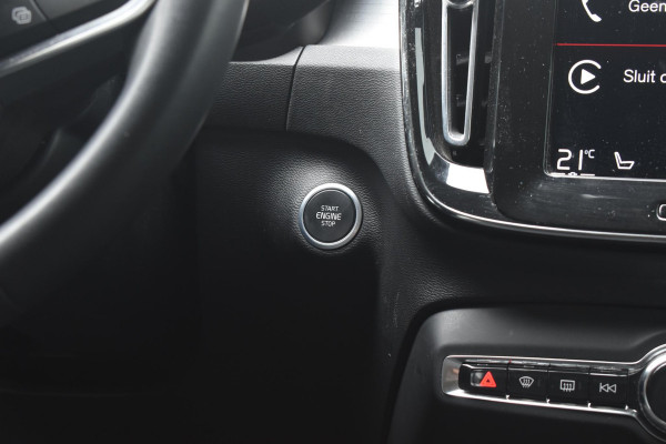 Volvo XC40 T5 262PK Recharge Inscription Expression / Adaptive Cruise Control / Stuur- & Stoelverwarming / Elektrische achterklep / Achteruitrijcamera / Trekhaak elektrisch uitklapbaar / Dodehoeksensor / 19"velgen / Parkeersensoren V+A