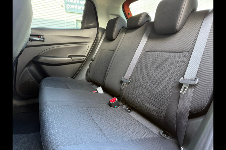 Suzuki Swift 1.2 Style Smart Hybrid - Automaat - Camera - Media Apple/Android - Winterpakket- Org.NL