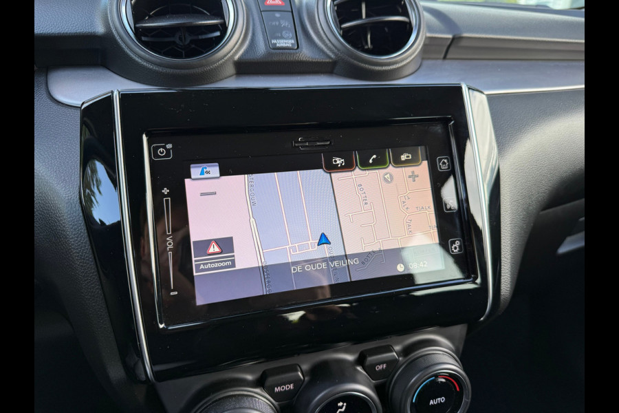 Suzuki Swift 1.2 Style Smart Hybrid - Automaat - Camera - Media Apple/Android - Winterpakket- Org.NL