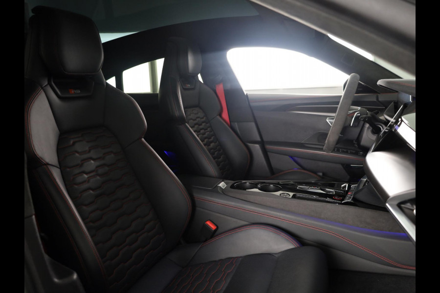 Audi e-tron GT RS 93 kWh 599pk | SOH94% | Panoramadak | Navigatie | Head Up display |Stoelverwaming en ventilatie | RS Design pakket | Laser led koplampen