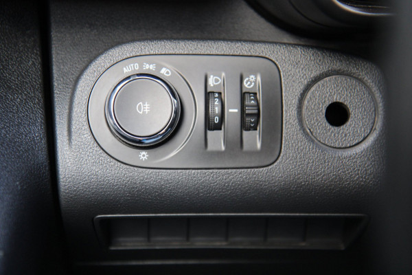 Opel Combo 1.5D 102Pk Edition / Navi / Carplay / Multi stuur