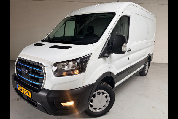 Ford E-Transit SERVICEWAGEN ELEKTRISCH AUTOMAAT 350 L2H2 Trend 68 kWh BOTT INRICHTING, V230 OMVORMER, RIJKLAARPRIJS!