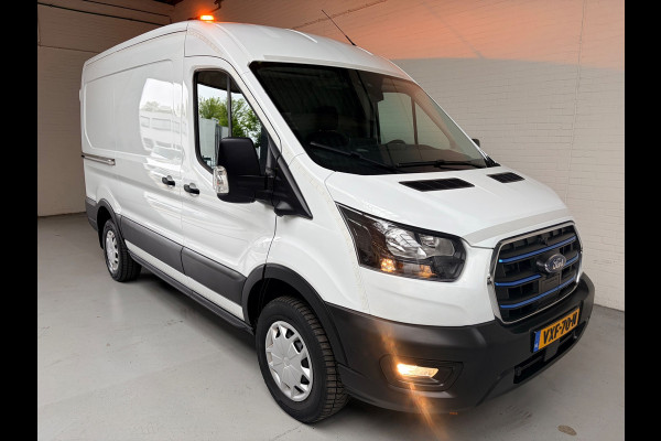 Ford E-Transit SERVICEWAGEN ELEKTRISCH AUTOMAAT 350 L2H2 Trend 68 kWh BOTT INRICHTING, V230 OMVORMER, RIJKLAARPRIJS!
