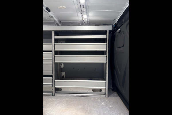 Ford E-Transit SERVICEWAGEN ELEKTRISCH AUTOMAAT 350 L2H2 Trend 68 kWh BOTT INRICHTING, V230 OMVORMER, RIJKLAARPRIJS!