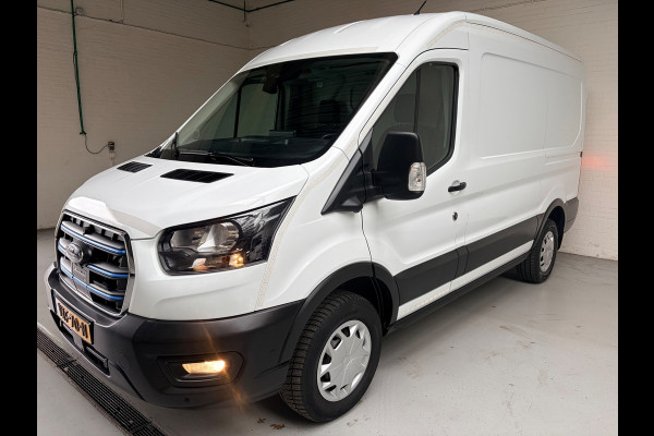 Ford E-Transit SERVICEWAGEN ELEKTRISCH AUTOMAAT 350 L2H2 Trend 68 kWh BOTT INRICHTING, V230 OMVORMER, RIJKLAARPRIJS!