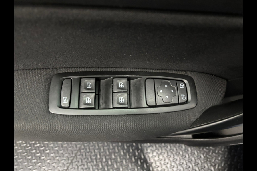 Renault Mégane Estate 1.3 TCe Limited Automaat | Clima | Cruise | Navi | PDC | Trekhaak