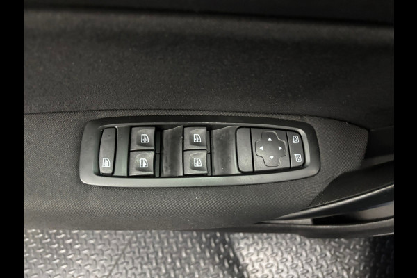 Renault Mégane Estate 1.3 TCe Limited Automaat | Clima | Cruise | Navi | PDC | Trekhaak