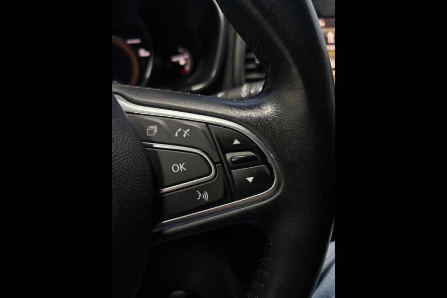 Renault Mégane Estate 1.3 TCe Limited Automaat | Clima | Cruise | Navi | PDC | Trekhaak