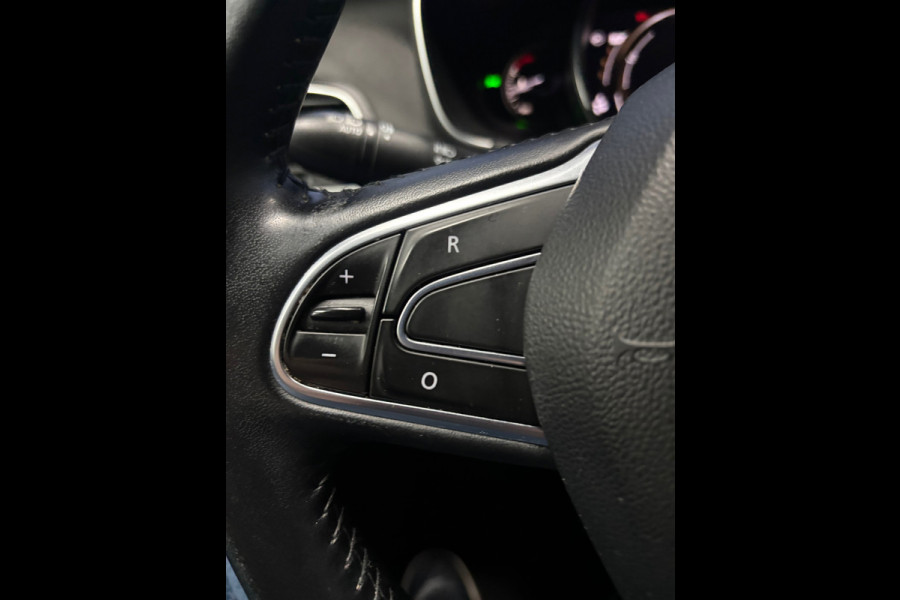 Renault Mégane Estate 1.3 TCe Limited Automaat | Clima | Cruise | Navi | PDC | Trekhaak