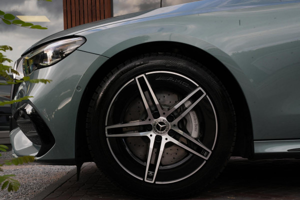 Mercedes-Benz E-Klasse 300 e Business Solution AMG Panoramadak DIGITAL LIGHT 360 Camera Adapt. Cruise Memory Trekhaak