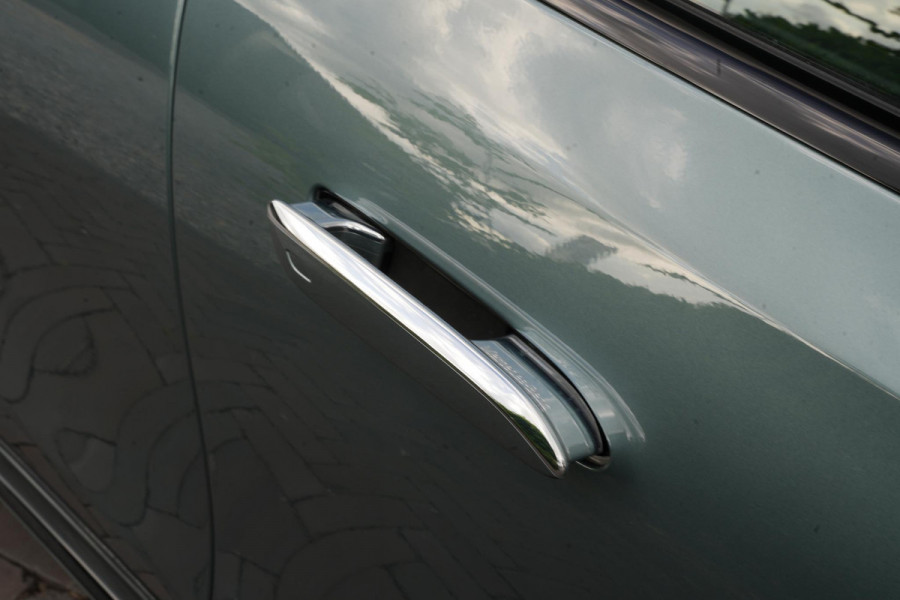 Mercedes-Benz E-Klasse 300 e Business Solution AMG Panoramadak DIGITAL LIGHT 360 Camera Adapt. Cruise Memory Trekhaak