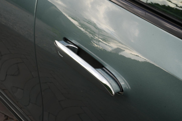 Mercedes-Benz E-Klasse 300 e Business Solution AMG Panoramadak DIGITAL LIGHT 360 Camera Adapt. Cruise Memory Trekhaak