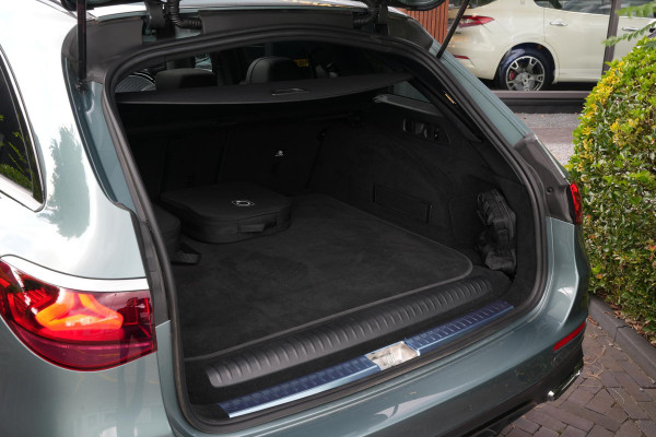 Mercedes-Benz E-Klasse 300 e Business Solution AMG Panoramadak DIGITAL LIGHT 360 Camera Adapt. Cruise Memory Trekhaak