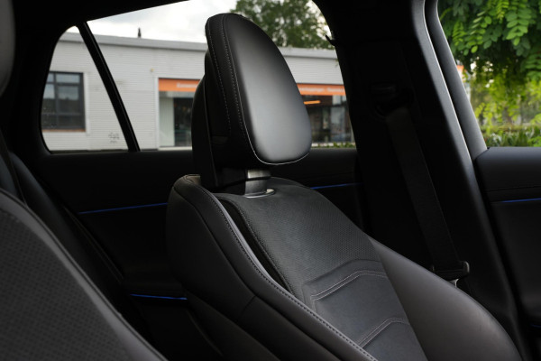 Mercedes-Benz E-Klasse 300 e Business Solution AMG Panoramadak DIGITAL LIGHT 360 Camera Adapt. Cruise Memory Trekhaak