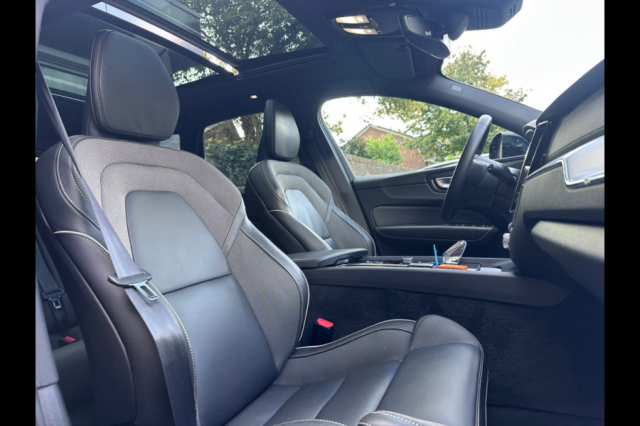 Volvo XC60 B5 Ultimate Dark ORG NL / HK AUDIO / MEMORY / PANO / LANE / NAP