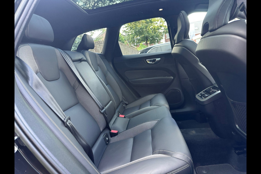 Volvo XC60 B5 Ultimate Dark ORG NL / HK AUDIO / MEMORY / PANO / LANE / NAP
